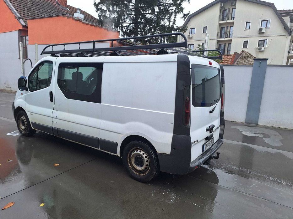 Microbus autoutilitara Opel Vivaro