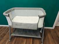 Lionelo Lună co-sleeper