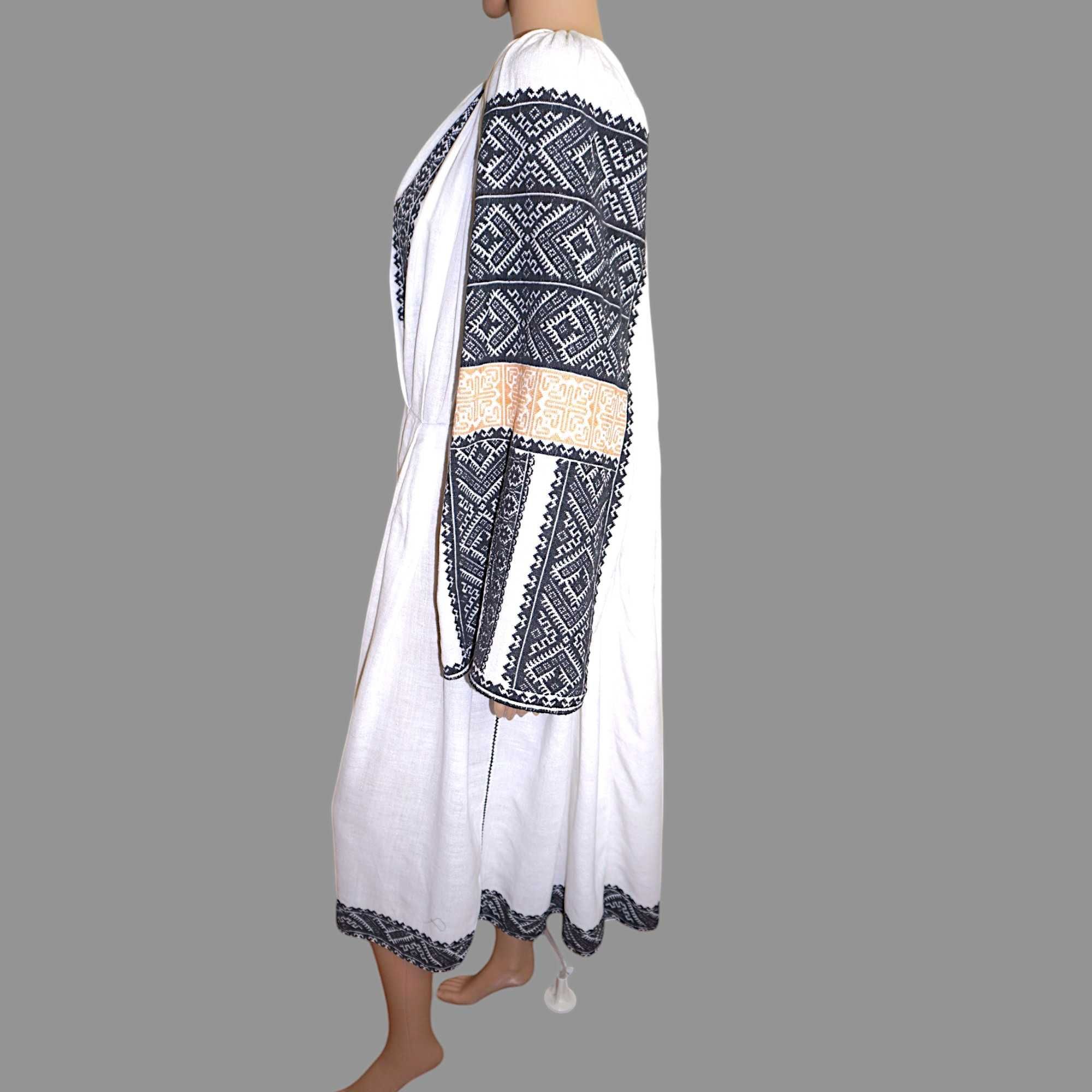 Ie traditionala veche lucrata manual - rochie taraneasca M-L