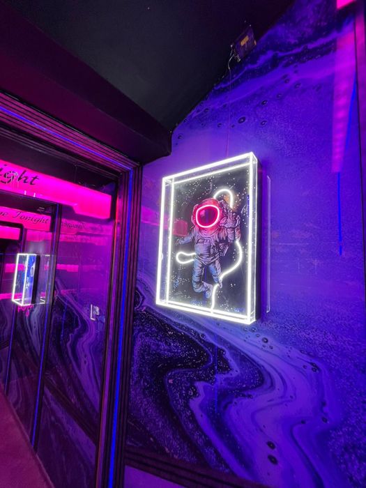 Световые короба Лайтбокс Lightbox Наружная реклама Яркая вывеска Неон