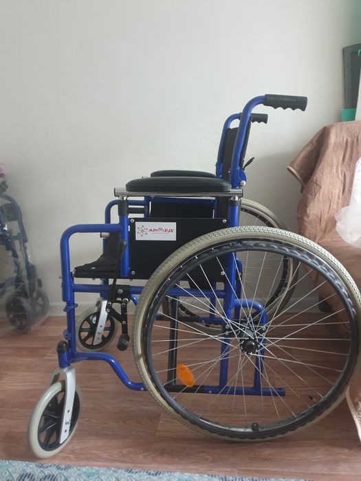 Продам инвалидную коляску