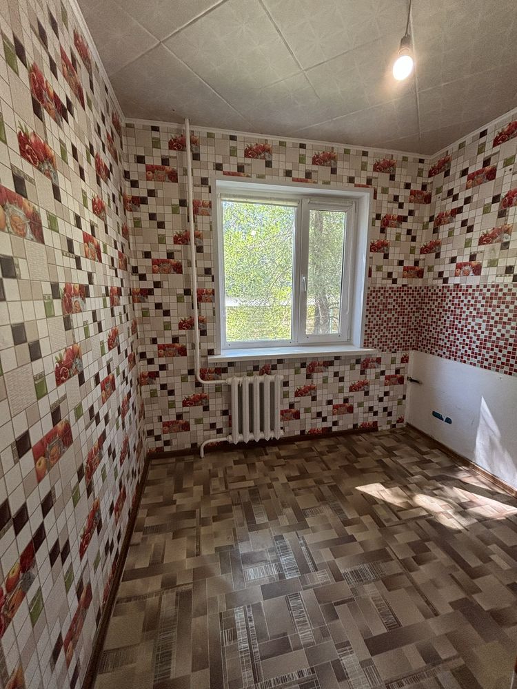 Продам 4х комн кв на Айманова 2