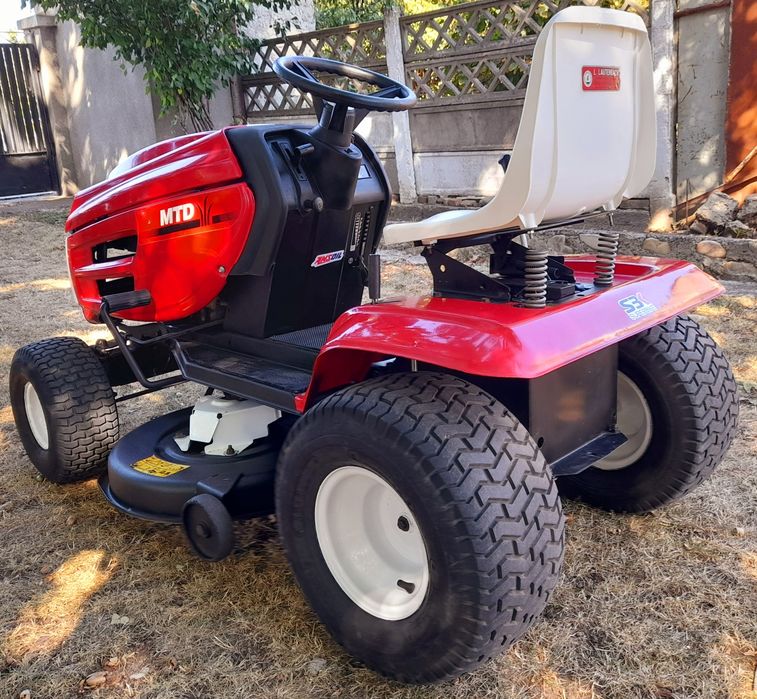 Tractoras Tuns Iarbă l MTD B130 Brigs&Stratton 13HP 7Trepte 105cm