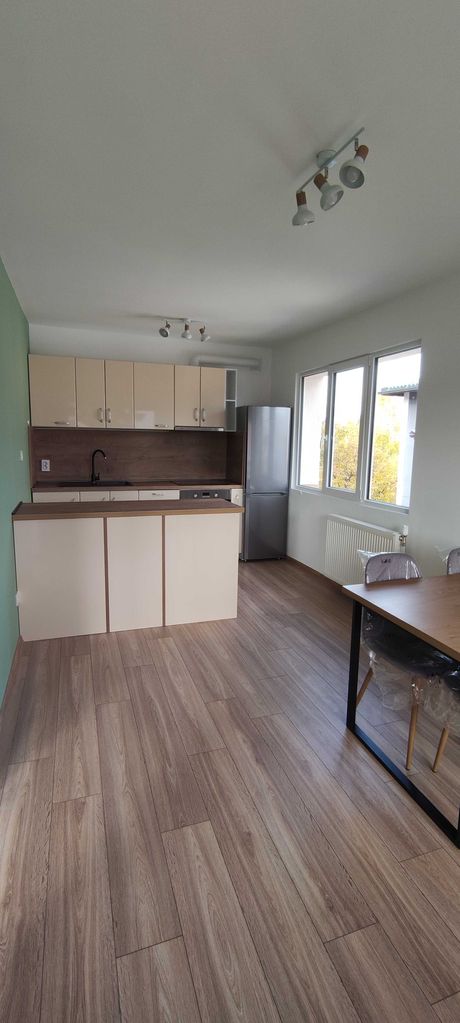 Дава се под наем Четиристаен апартамент в Банкя - 100 кв.м за 918 € - Снимка #3