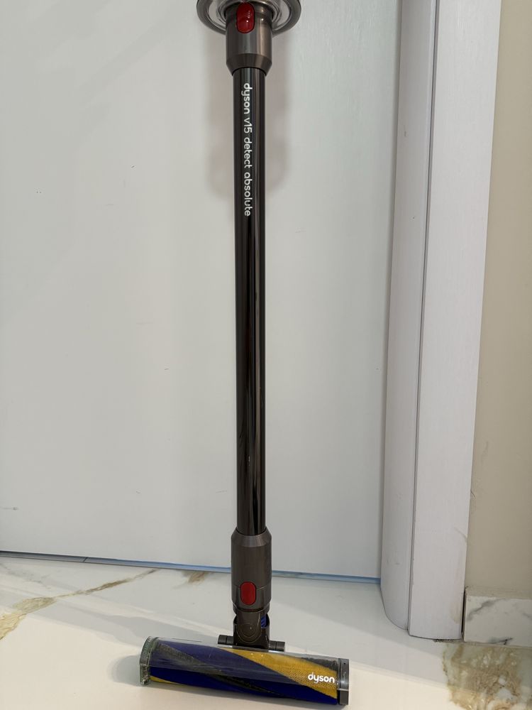 Вертикална прахосмукачка Dyson V15
