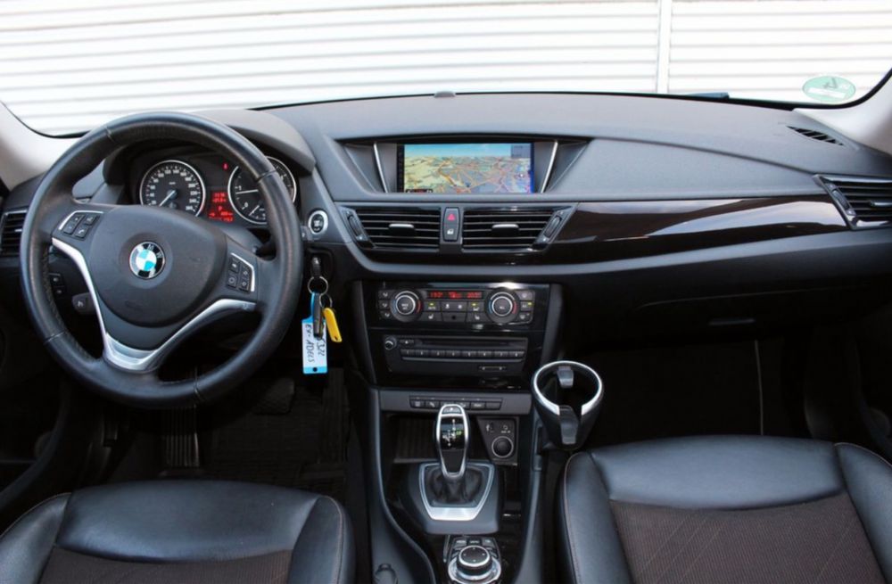 Bmw x1 xdrive 25d-Xline 5 butoane NaviProf Harman Kardon, distributie