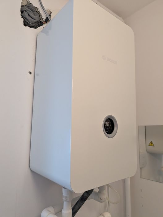 Centrala BOSCH tronic heat 3500 cu garanție