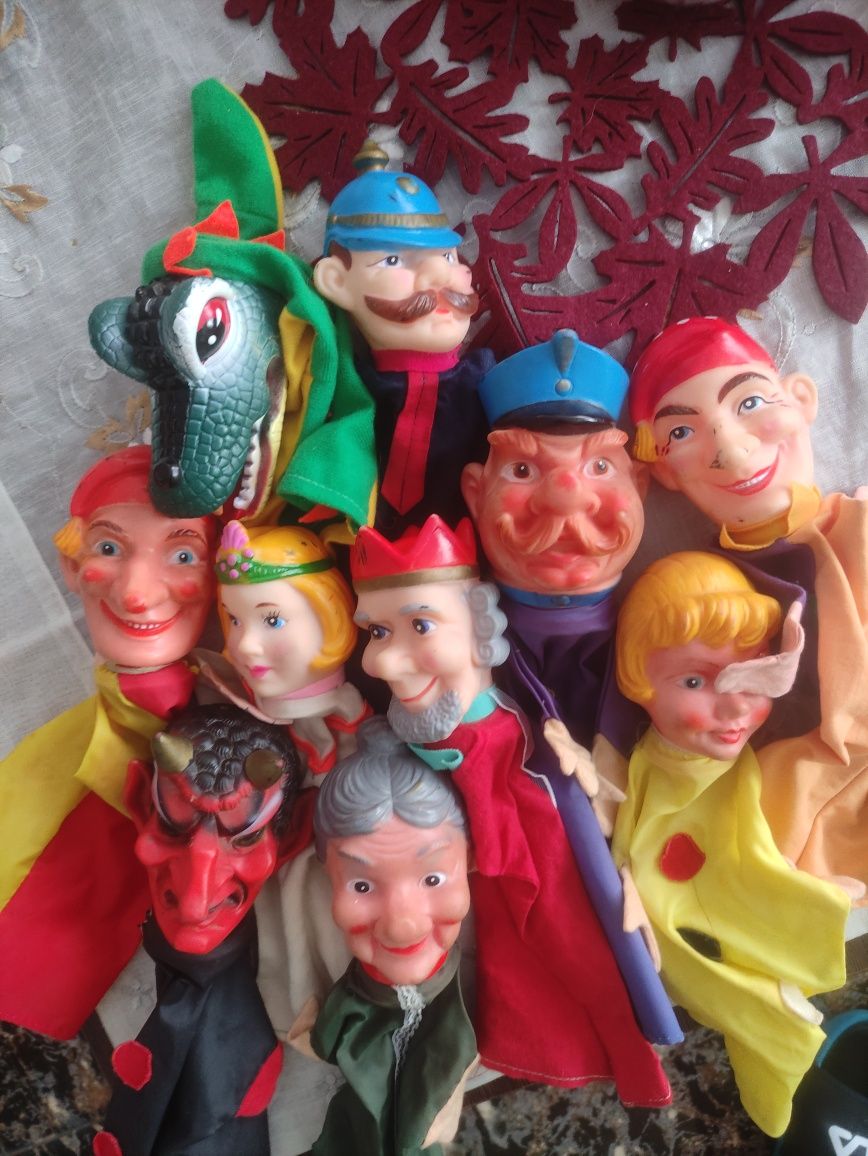 Păpuși de colecție pentru teatru din ani 60