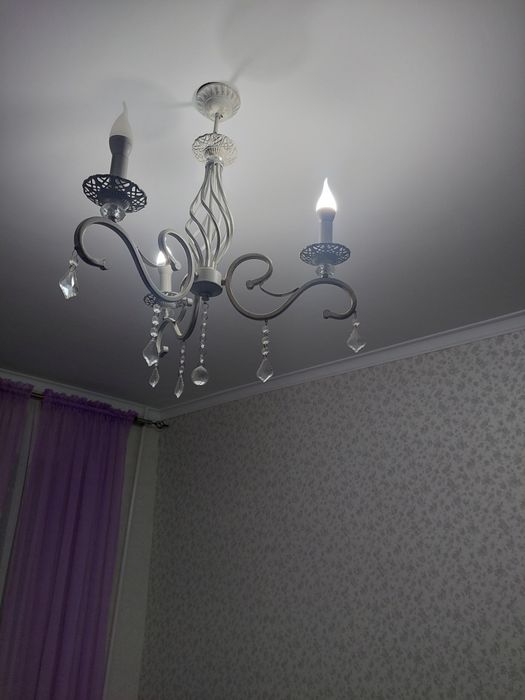 люстра классика ,белая