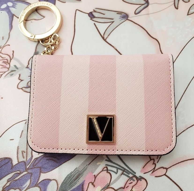 Card hold Victoria’s Secret