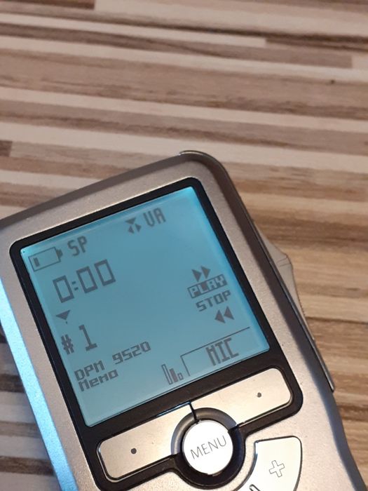 Vând reportofon Philips