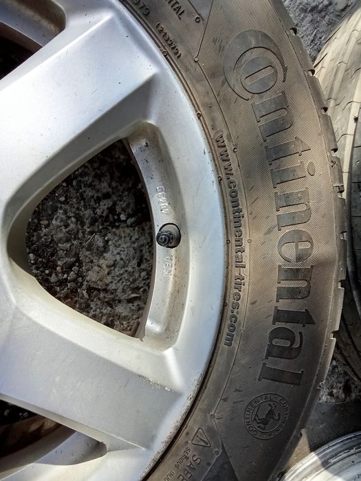 Cauciucuri continental cu jenți