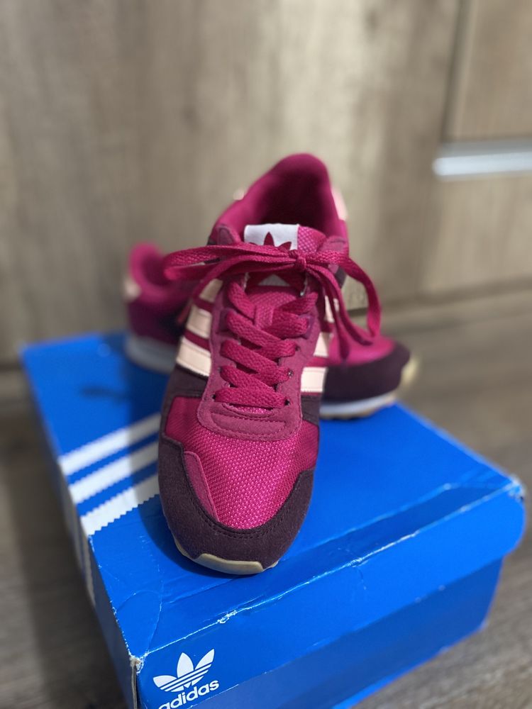 Adidasi dama - Adidas ZX 700