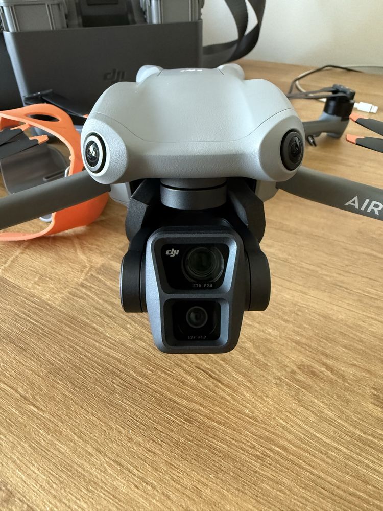 Drona DJI Air 3 fly more combo