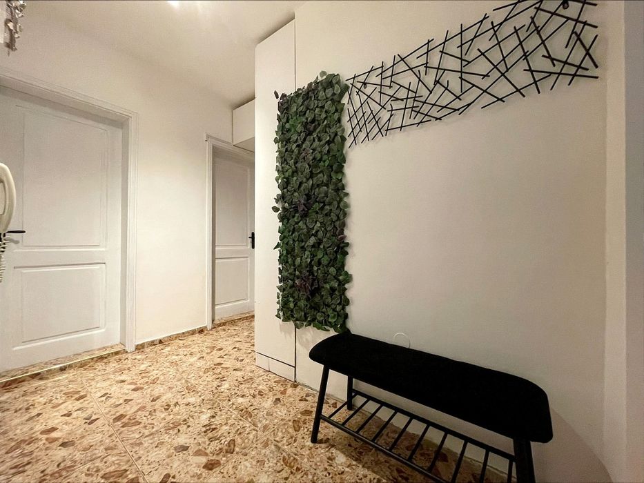 Тристаен апартамент с паркомясто до ул.Дубровник