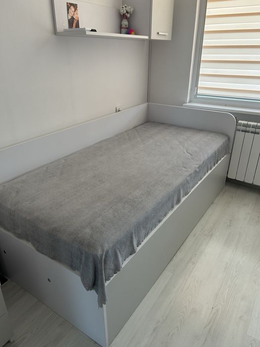 Легло с матрак много запазено