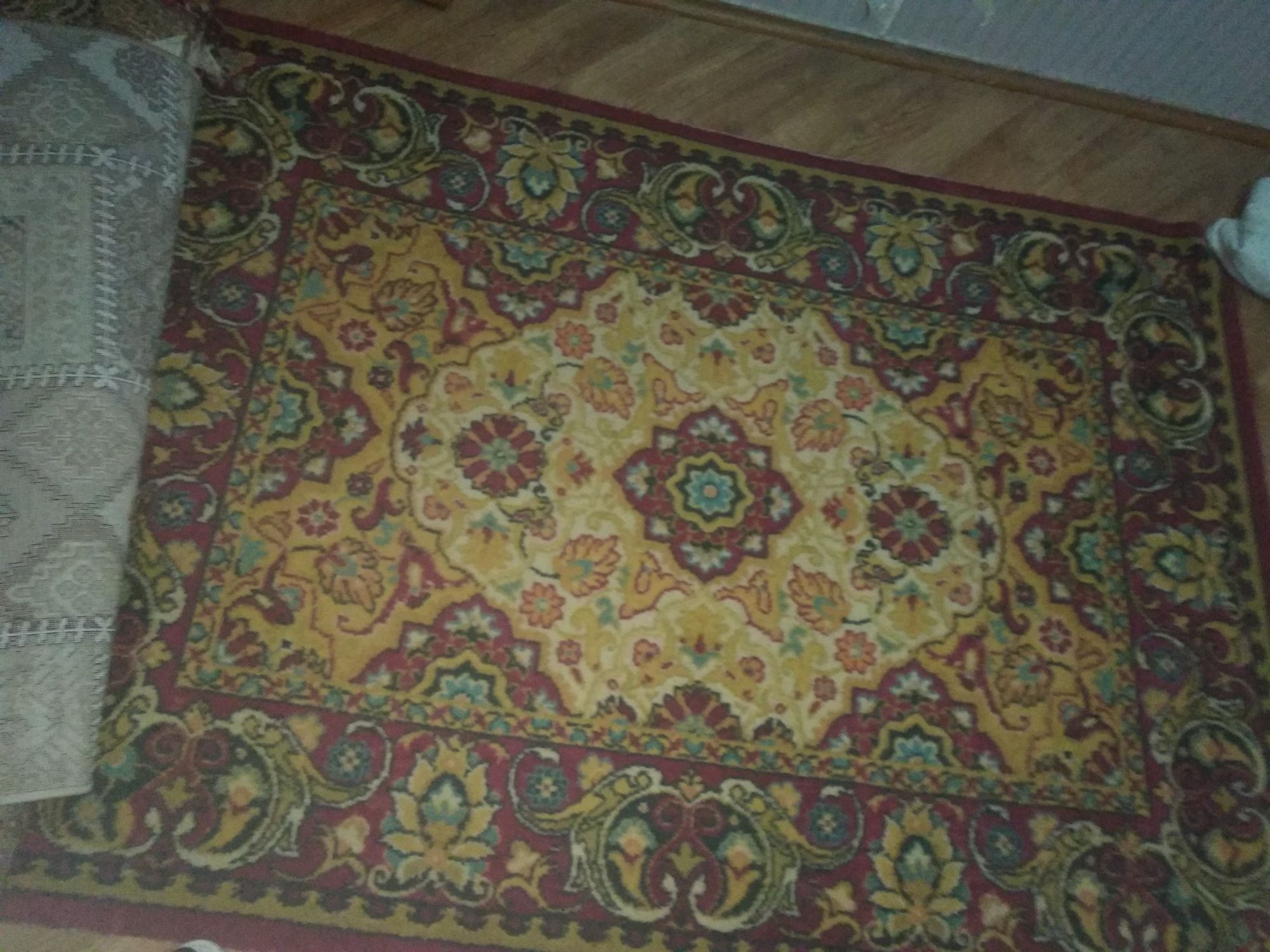 Ковры пять штук все