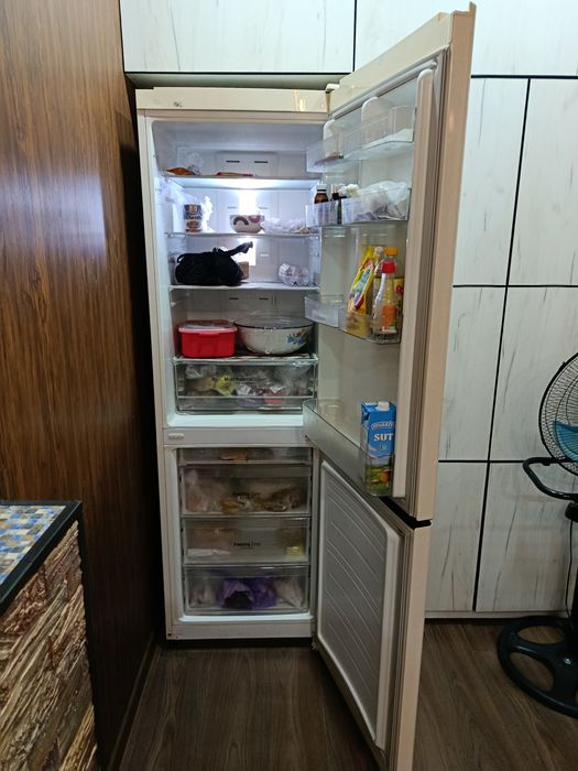 Продам LG Холодильник