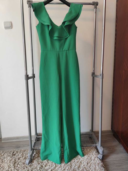 Vând rochii noi elegante