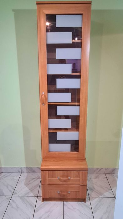 Vând mobilier vitrină