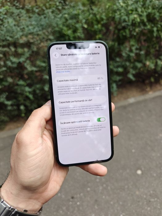 V/S iPhone 13 - 128GB