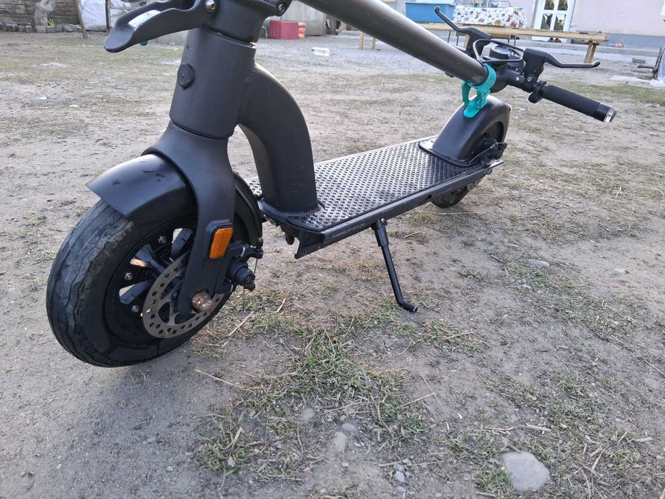 Scuter electric fara incarcator