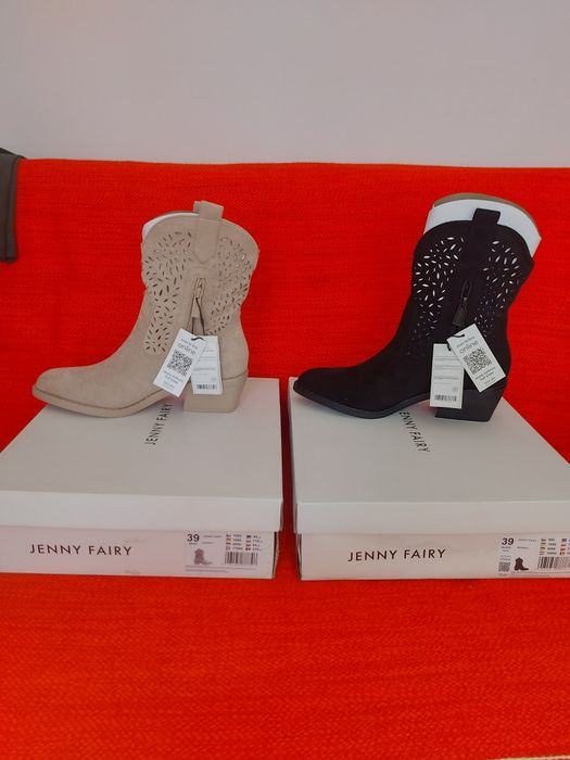 Vand ghete toamna ,marimea 39,bej/negre,150 lei,cu eticheta