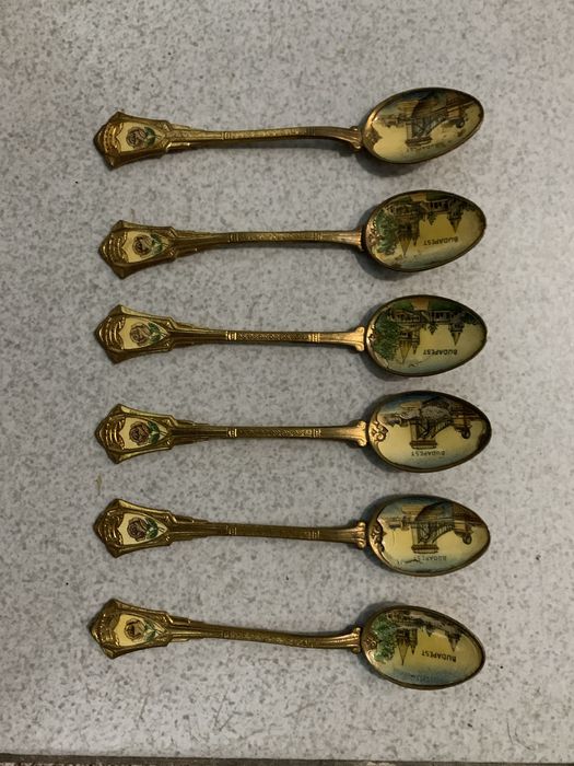 Лъжици сувенирни