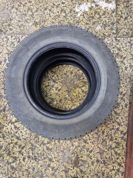 Зимние шины R 15  в отличном состоянии. 2  шт
