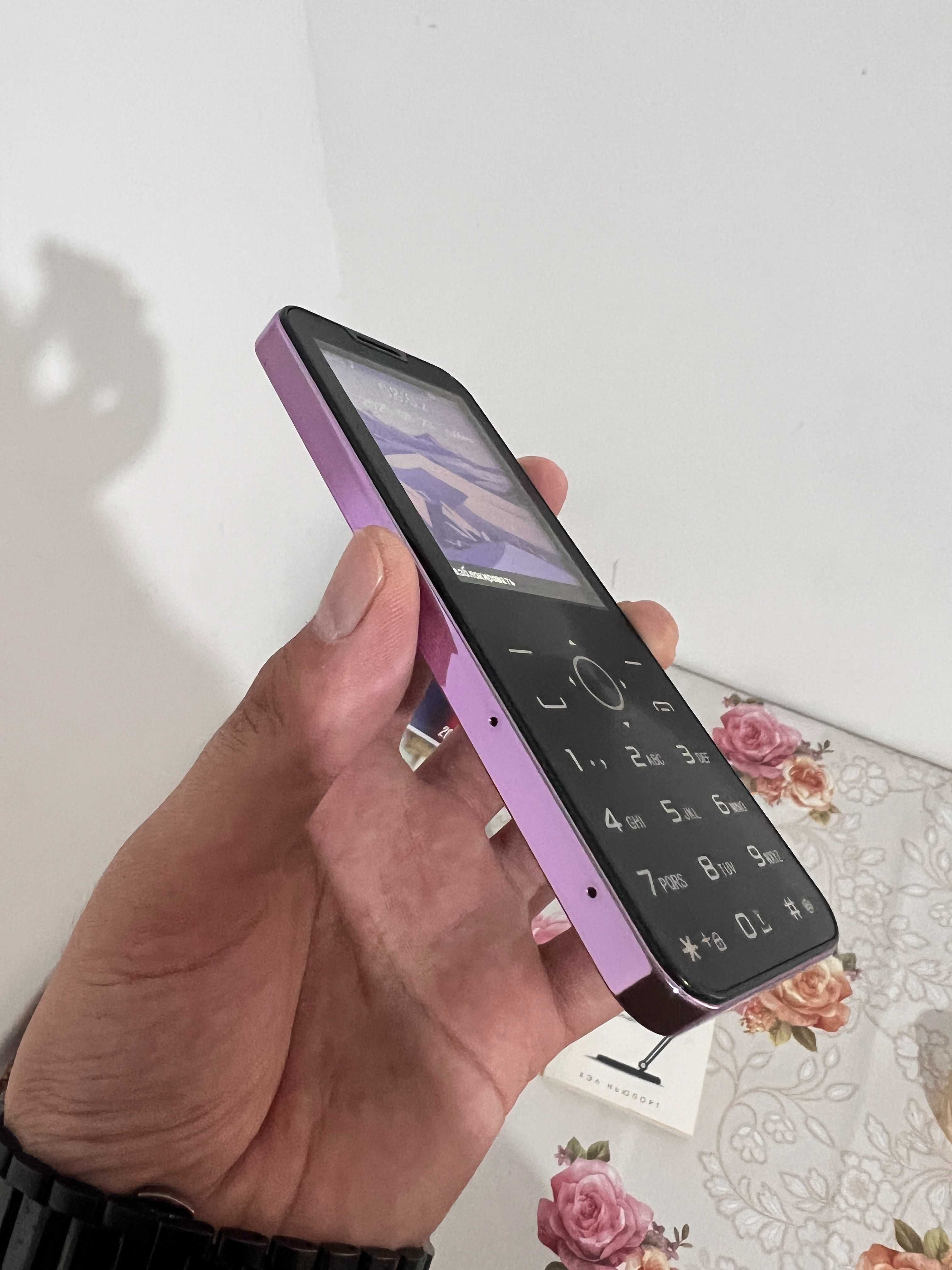 Mini Iphone Knopkalik Juda qulay telefon