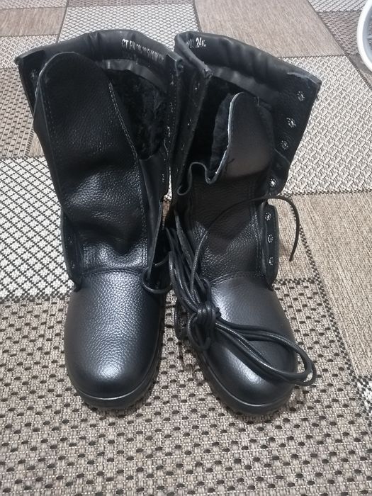 Берцы черного цвета