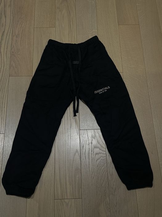 Pantaloni Essentials Marimea M