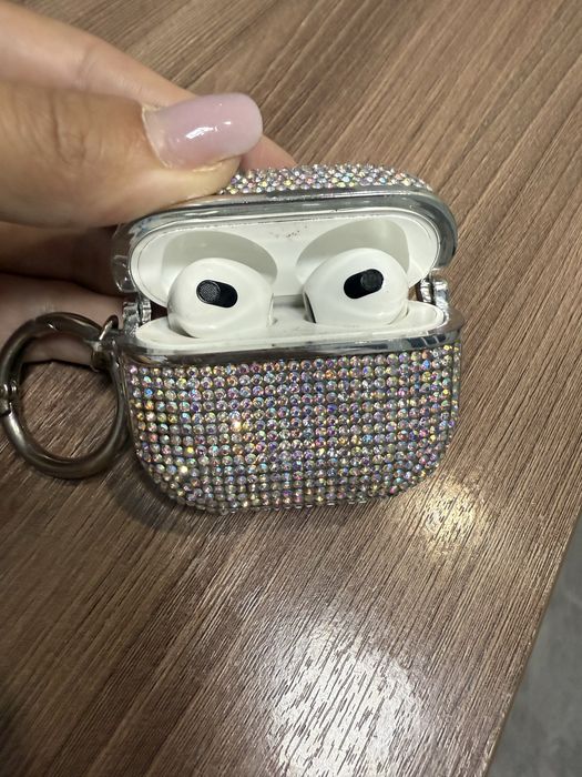 Продам airpods 3 версии . Аирподсы 3 версии