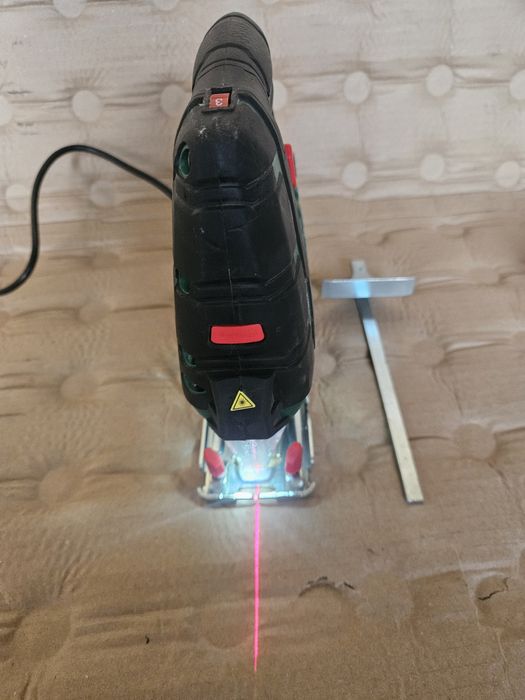 Fierastrau pendular parkside cu iluminare , laser , turatie reglabila