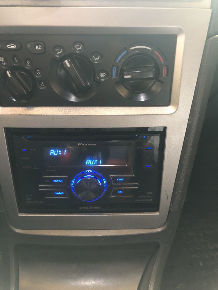 Pioneer FH-P6050UB магнитола (магнитофон) сотилади