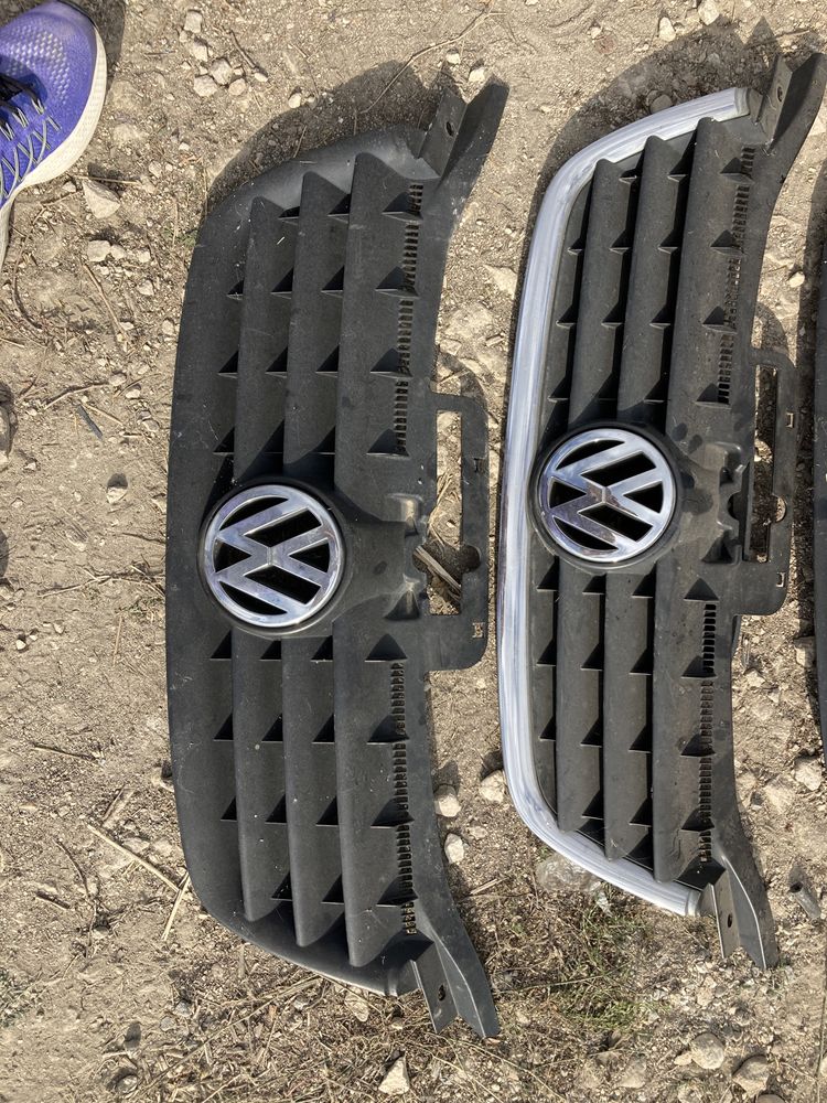 Решетки  за Vw Тоаран до 2006г