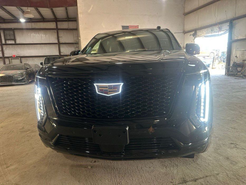 Cadillac Escalade Короткие 2025 год в Наличии