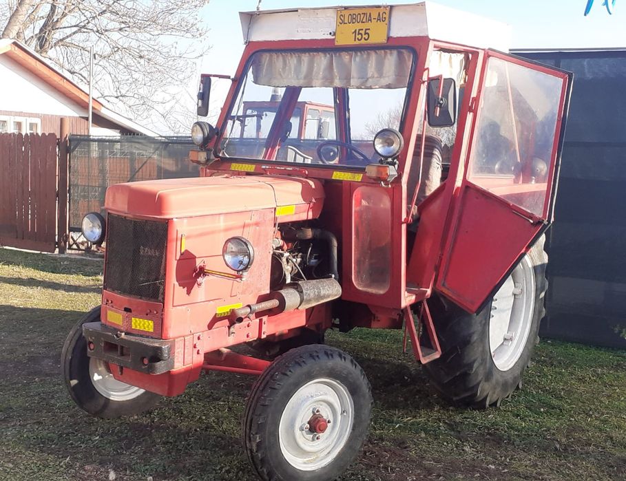 Vând tractor Renault 45 cp.