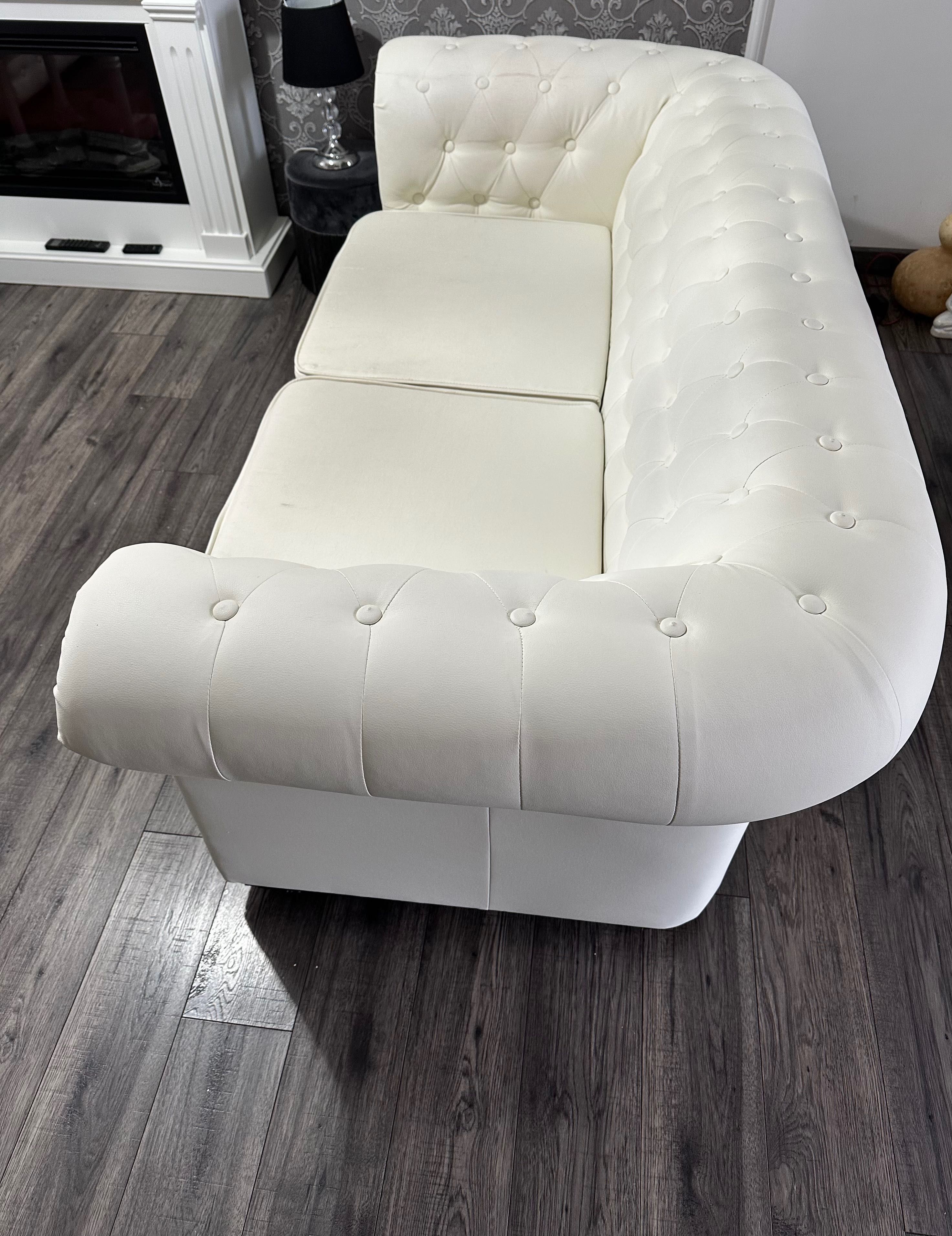 Canapele Chesterfield albe