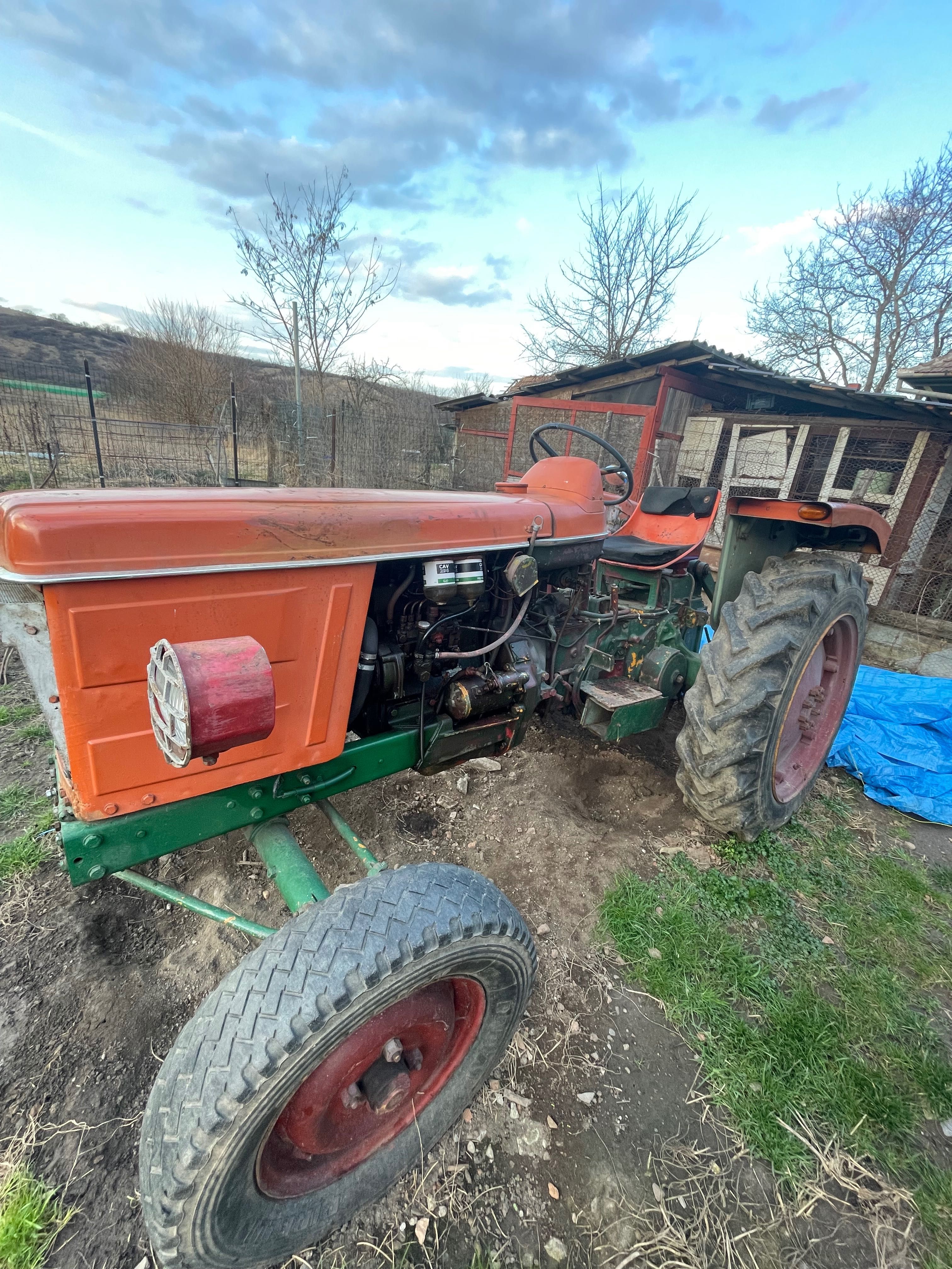 Tractor de vânzare +remorcă