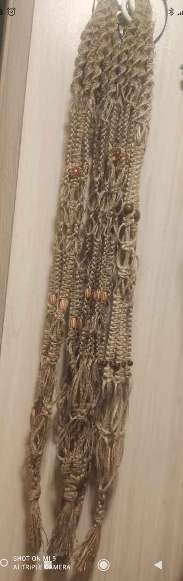 5 лв.Плетиво за  цветя от Канап .дъл.60 см..90 см.