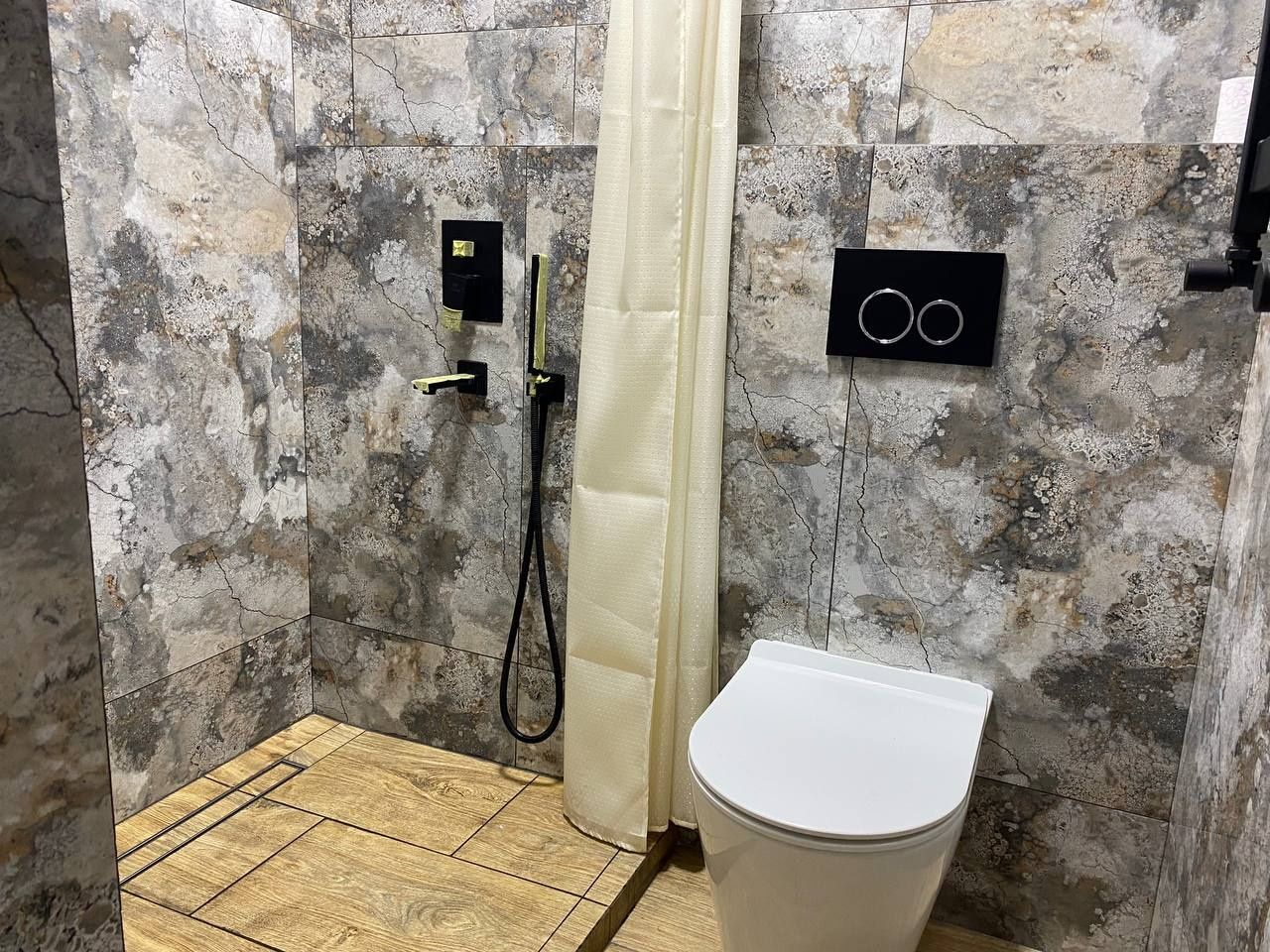 Продаётся Сергели 3А 3/9/9 кв.м 105 Ев.рем с.меб.тех цена 105000