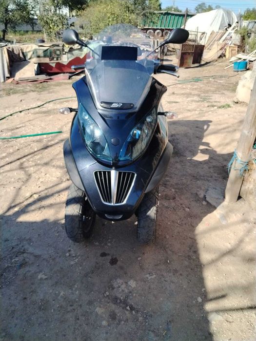 Scuter triciclu Piaggio MP3 400 cm
