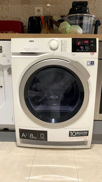 AEG model T8DBG48S Сушилня