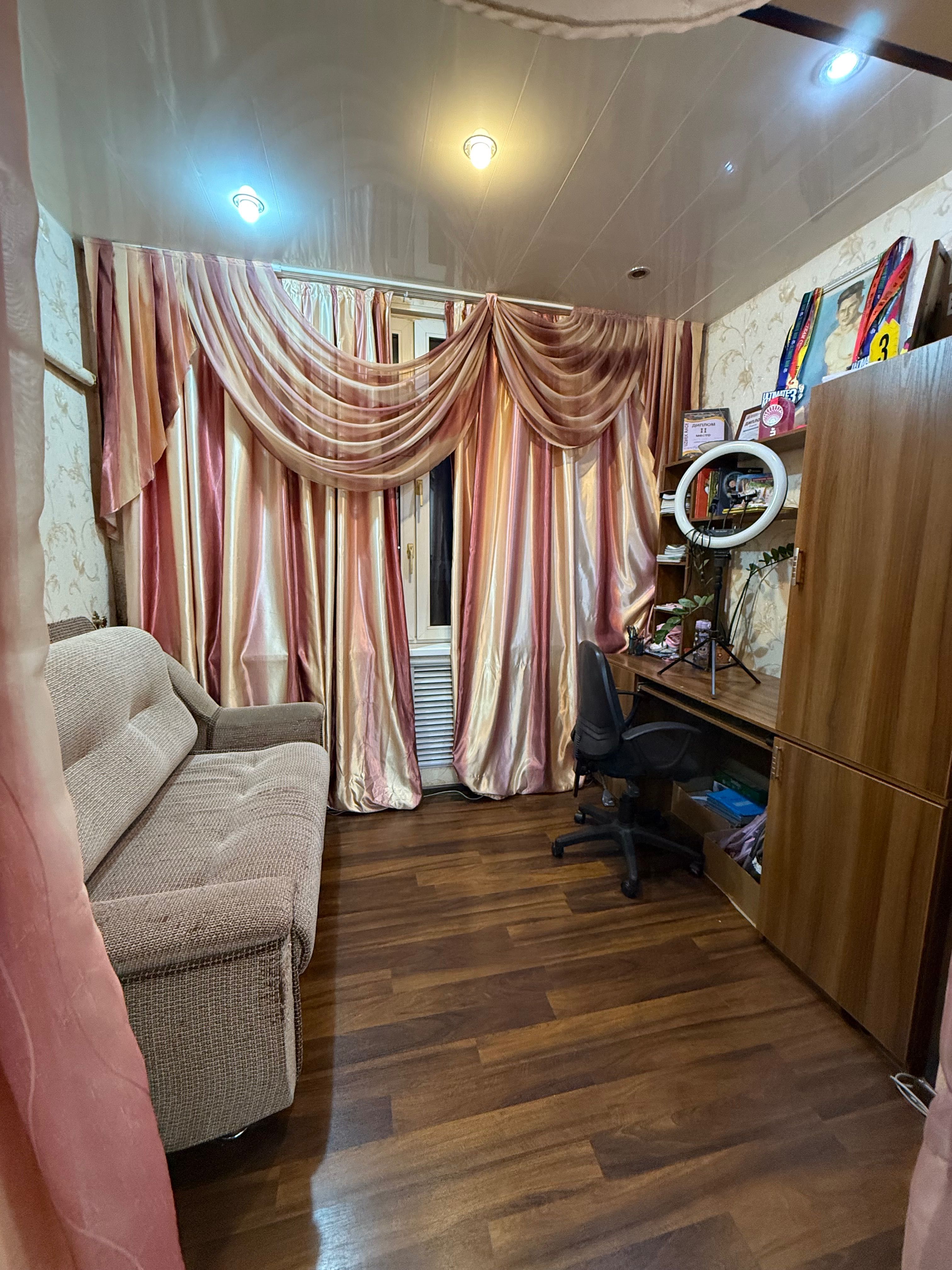 Продается 4х комнатная квартира в Яшнобадском районе. Цена: 85.000$