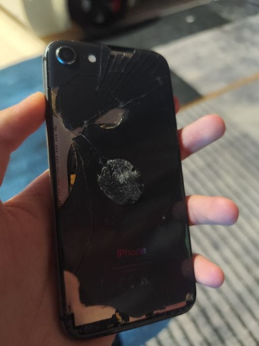 Айфон 8 сломанный по низу рынка