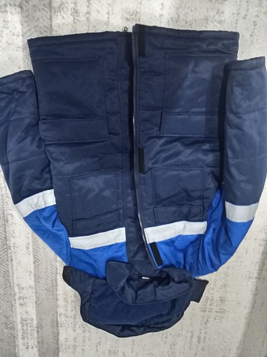 Продам зимний рабочию спецодежда только вверх новая