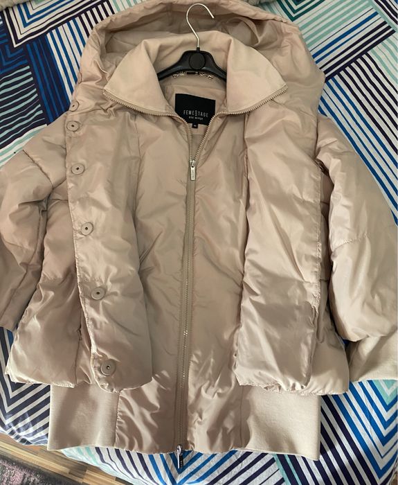 Geaca cu puf de gasca.