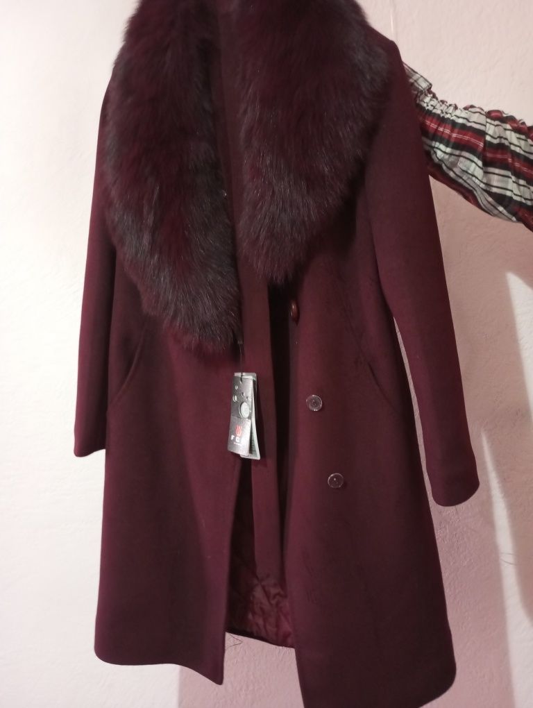 Продаётся женское пальто новое