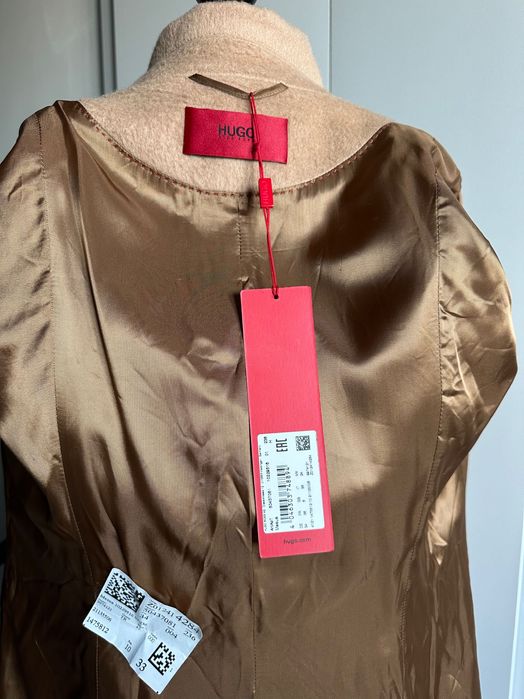 Palton Hugo Boss / lână și alpaca / Pret initial 895€ = 4475 lei / NOU